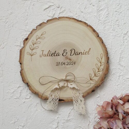 Porta alianzas madera grabado personalizado.